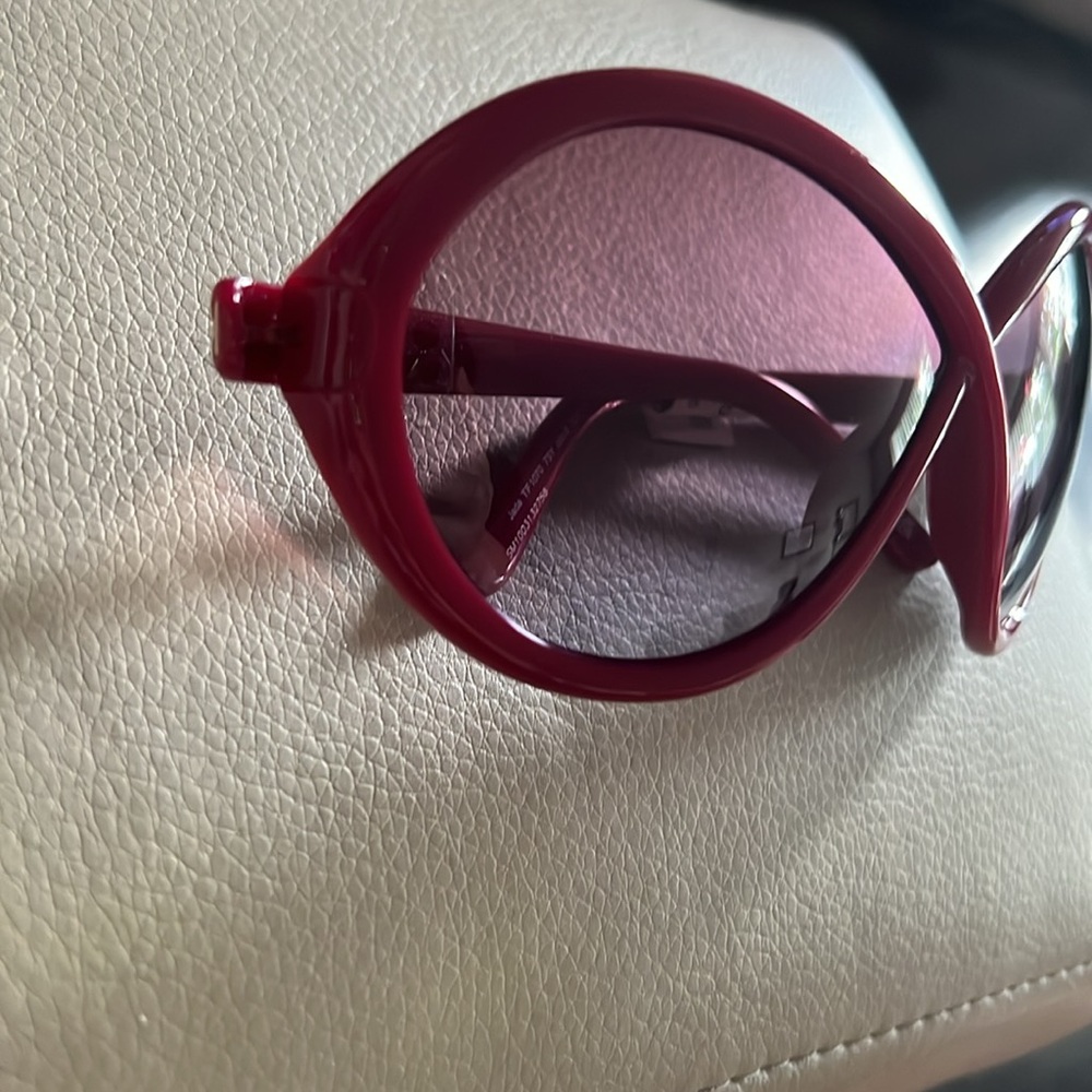 Tom Ford Sunglasses - Picture 5 of 9